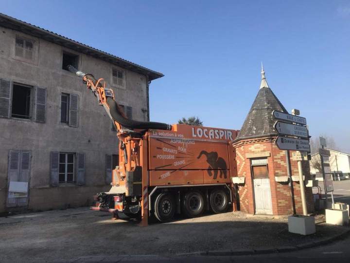 Location d'excavatrice-aspiratrice Ain